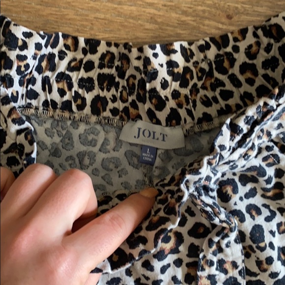 Jolt Leopard Shorts - Picture 2 of 3